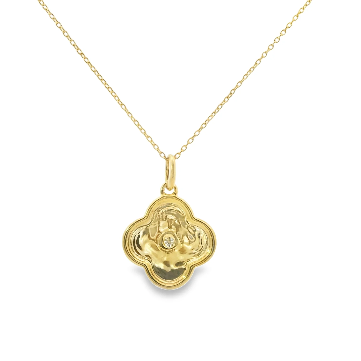 Clover Fluted Medallion Pendant - Image 3