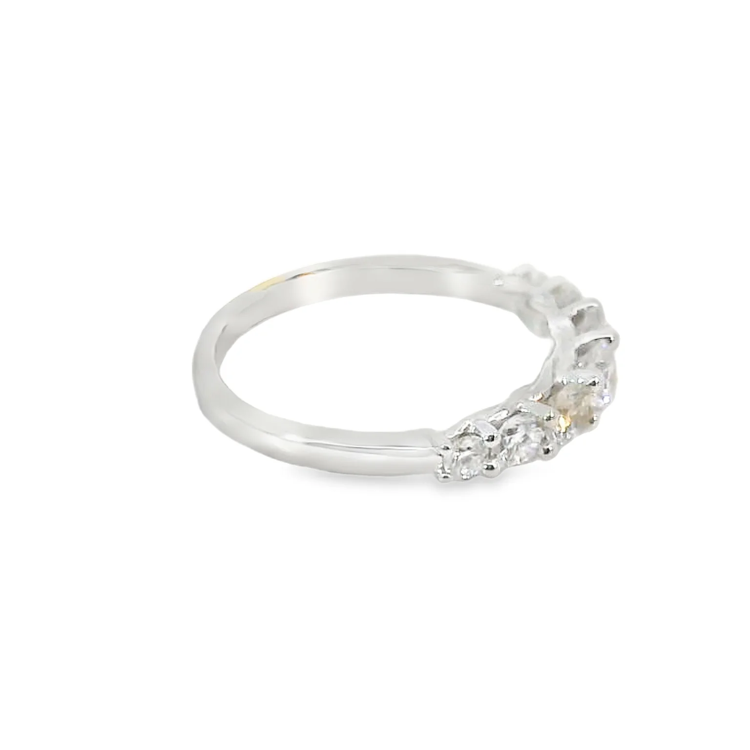 Lab Grown Diamond Graduated Band - Image 4