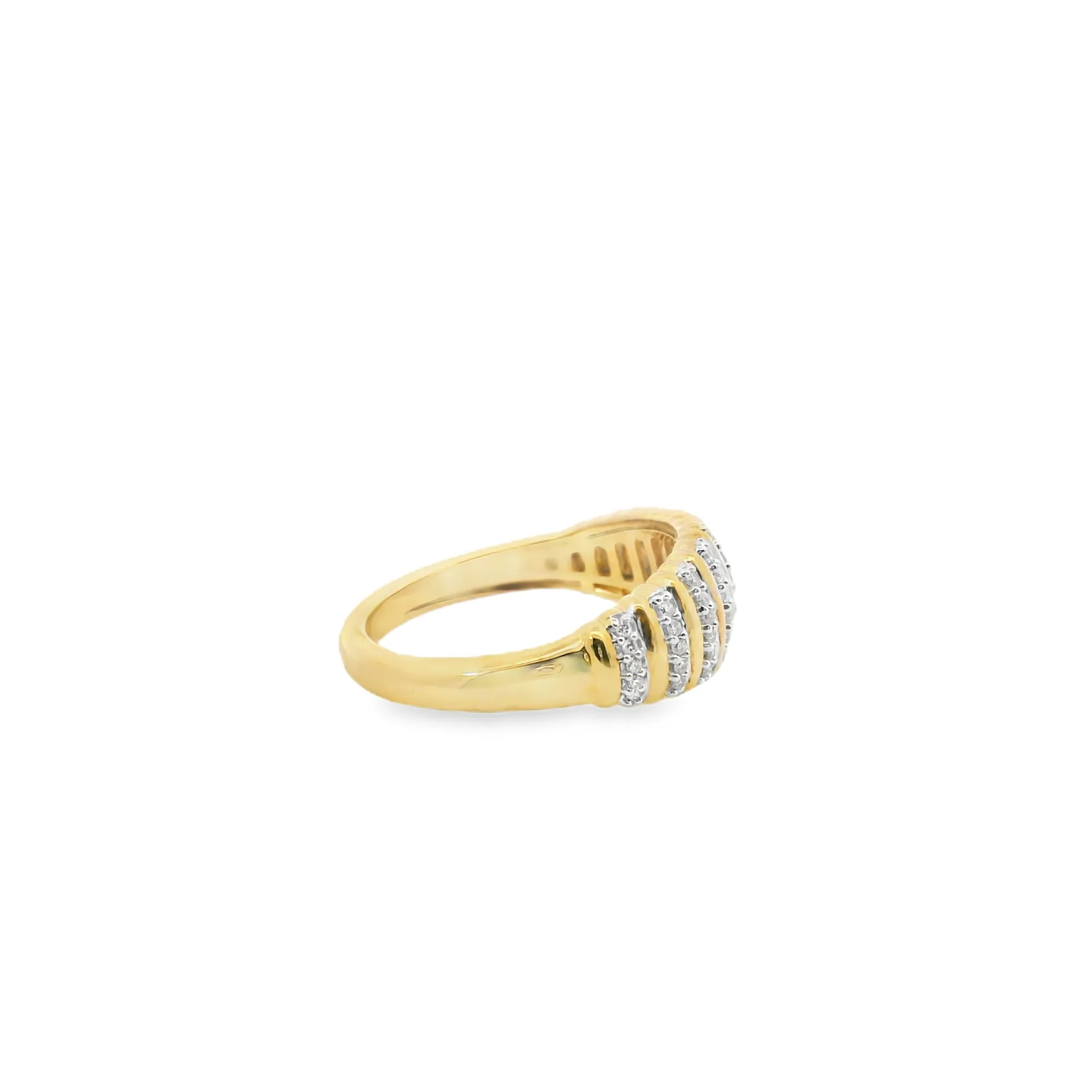 Ribbed Diamond Dome Ring - Image 4