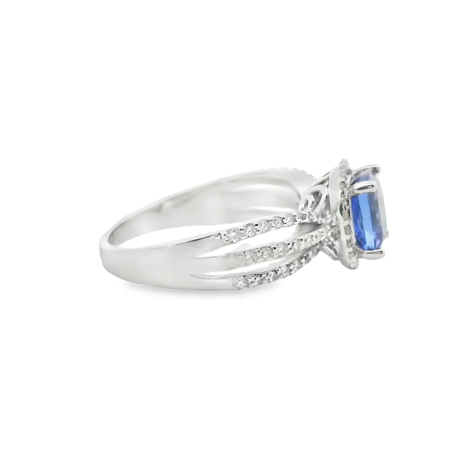 Tanzanite and Diamond Ring - Image 2