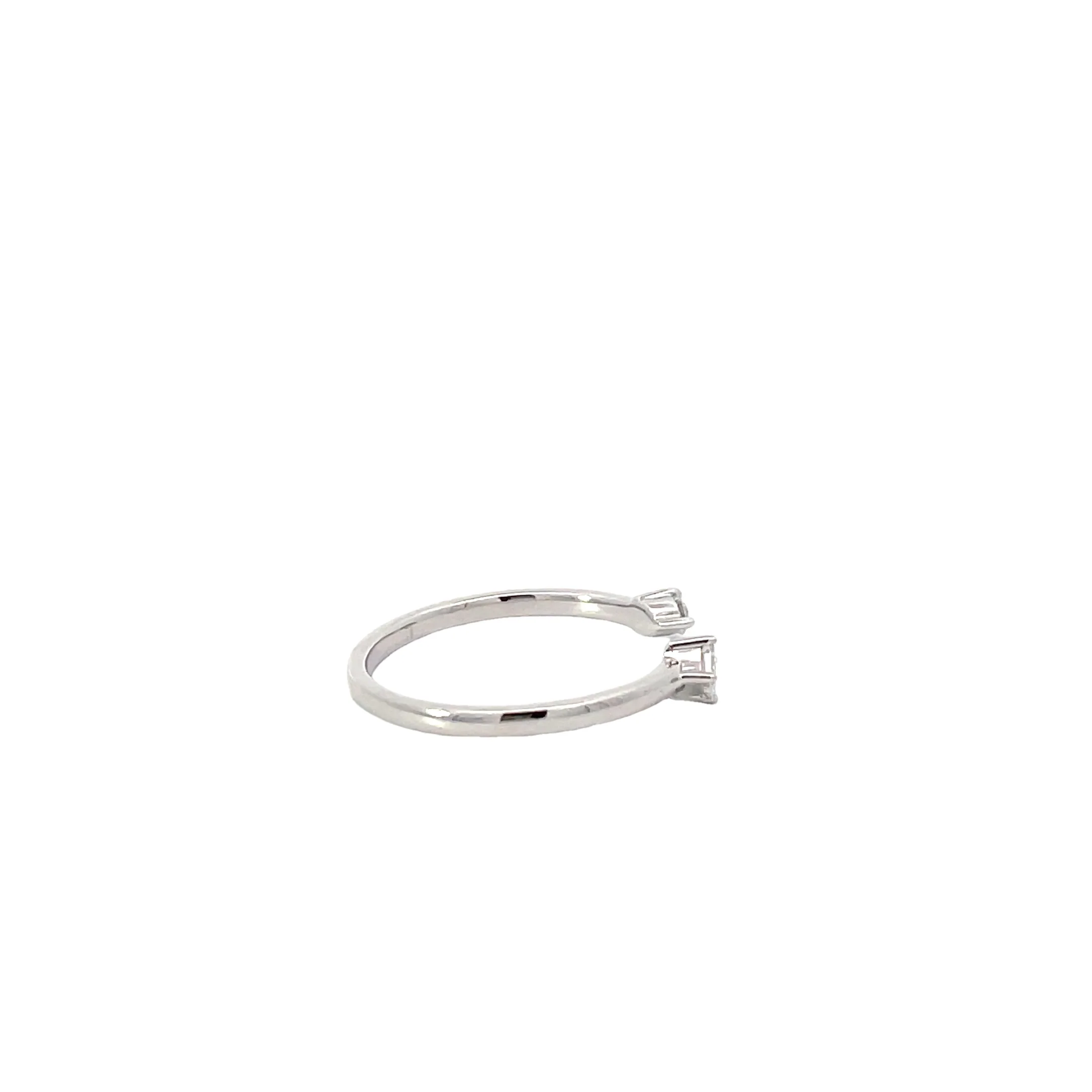 White Modern Electrum Open Diamond Ring - Image 4